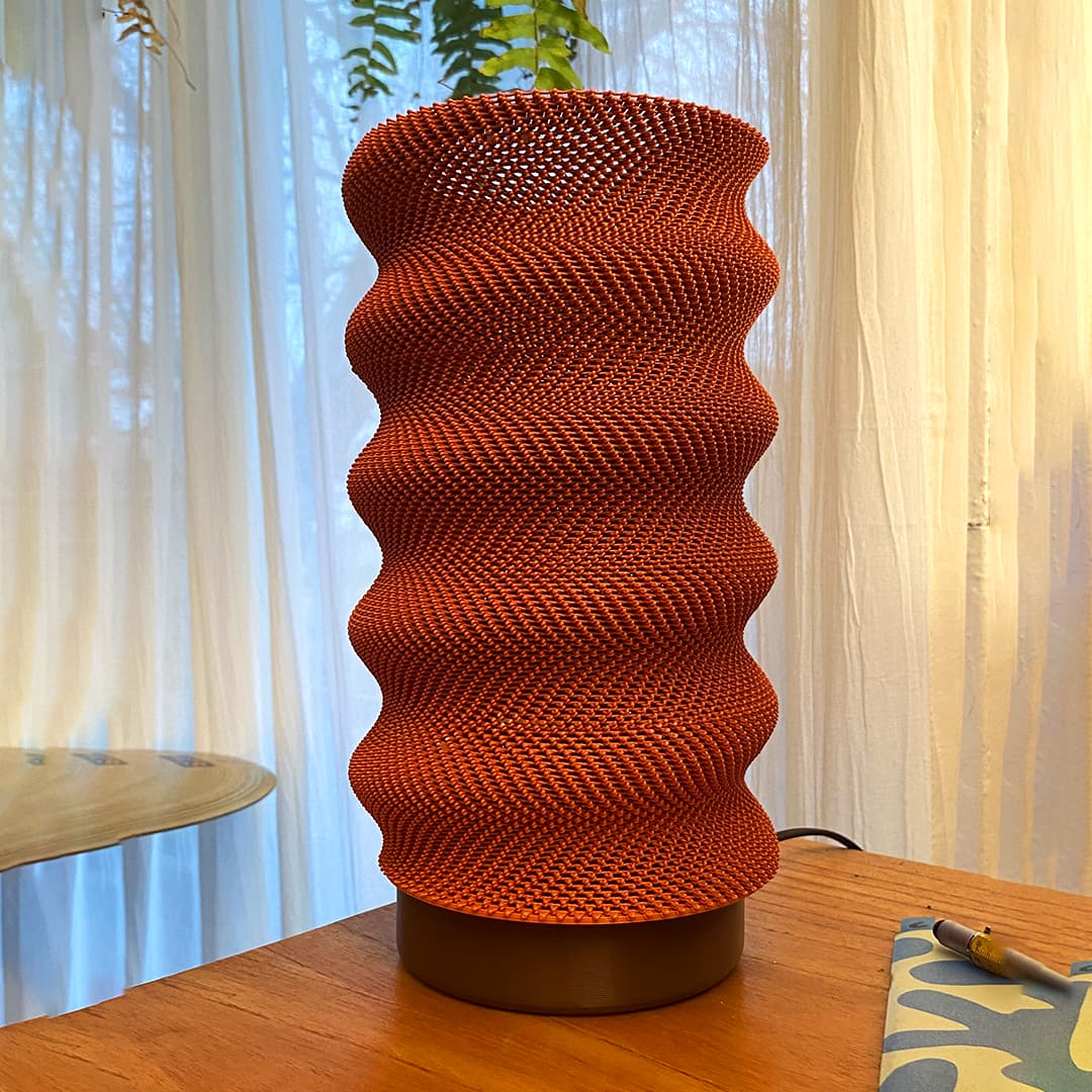 Springy Adaptive E27 Lamp